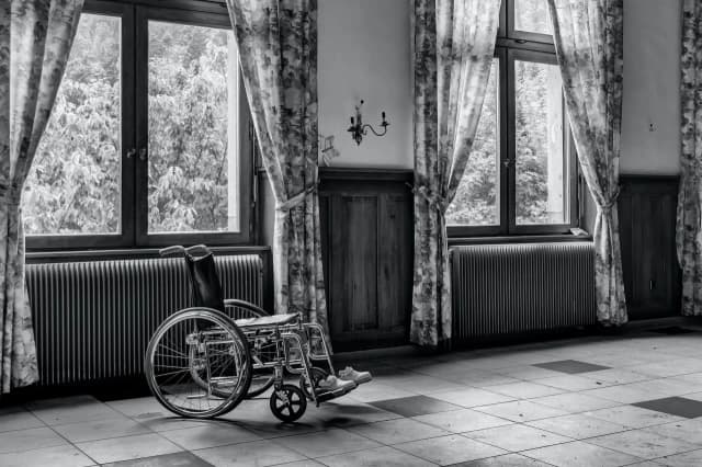Ile wynosi refundacja na wózek inwalidzki? Sprawdź, co możesz zyskać